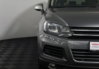 Подержанный автомобиль Volkswagen Touareg 2011 года (17 фото)