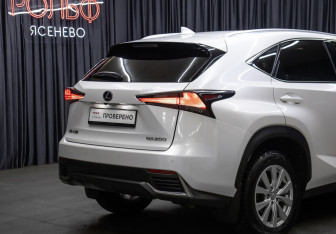 Подержанный автомобиль Lexus NX 2018 года (21 фото)