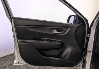 Подержанный автомобиль Kia Rio Hatchback 2021 года (17 фото)