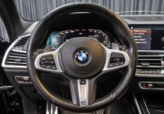 Подержанный автомобиль BMW X7 2019 года (19 фото)