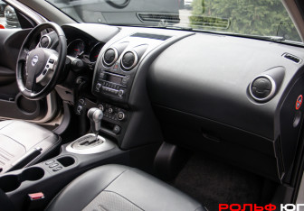 Подержанный автомобиль Nissan Qashqai 2010 года (7 фото)