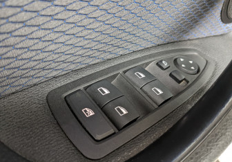 Подержанный автомобиль BMW X2 2020 года (11 фото)