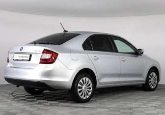 Подержанный автомобиль Skoda Rapid Liftback 2018 года (5 фото)