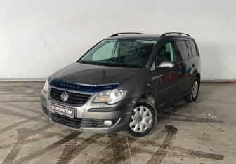 Подержанный автомобиль Volkswagen Touran 2008 года (1 фото)