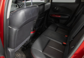 Подержанный автомобиль Nissan Juke 2011 года (11 фото)