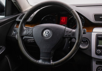 Подержанный автомобиль Volkswagen Passat Sedan 2008 года (15 фото)
