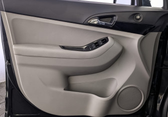 Подержанный автомобиль Chevrolet Orlando 2014 года (19 фото)