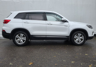 Подержанный автомобиль Changan CS75 2019 года (4 фото)