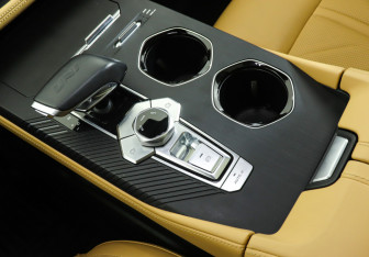 Подержанный автомобиль Changan UNI-K 2023 года (20 фото)