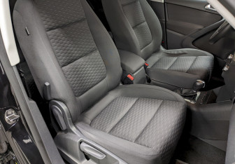 Подержанный автомобиль Volkswagen Tiguan 2010 года (20 фото)