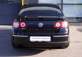 Подержанный автомобиль Volkswagen Passat Sedan 2010 года (7 фото)