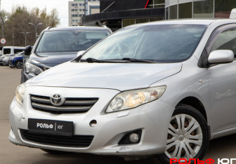 Подержанный автомобиль Toyota Corolla Sedan 2008 года (17 фото)
