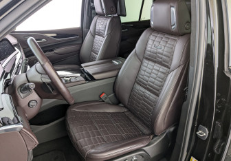 Подержанный автомобиль Cadillac Escalade Suv 2023 года (20 фото)