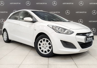 Подержанный автомобиль Hyundai i30 Hatchback 2014 года (3 фото)