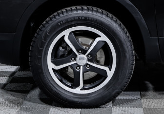 Подержанный автомобиль Nissan Qashqai 2008 года (15 фото)