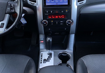 Подержанный автомобиль Kia Sorento 2012 года (13 фото)
