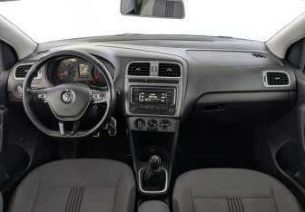 Подержанный автомобиль Volkswagen Polo Sedan 2016 года (23 фото)