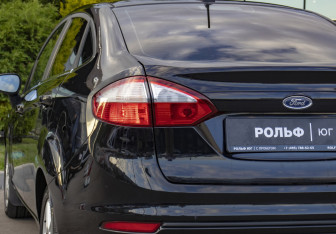 Подержанный автомобиль Ford Fiesta Sedan 2018 года (22 фото)