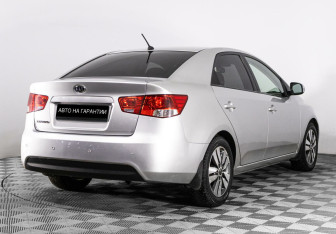 Подержанный автомобиль Kia Cerato Sedan 2012 года (3 фото)