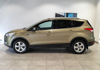 Подержанный автомобиль Ford Kuga 2013 года (8 фото)