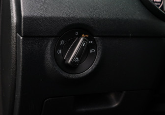 Подержанный автомобиль Skoda Octavia Liftback 2019 года (17 фото)