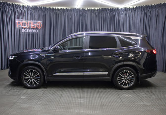 Подержанный автомобиль Chery Tiggo 8 Pro 2022 года (8 фото)
