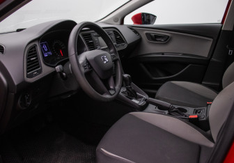 Подержанный автомобиль SEAT Leon Hatchback 2013 года (10 фото)
