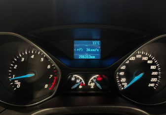 Подержанный автомобиль Ford Focus Hatchback 2012 года (18 фото)