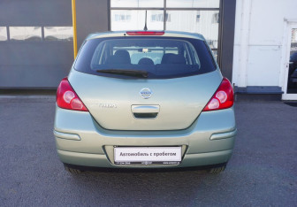 Подержанный автомобиль Nissan Tiida Hatchback 2007 года (6 фото)
