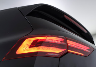 Подержанный автомобиль Volkswagen Golf GTI Hatchback 2021 года (27 фото)