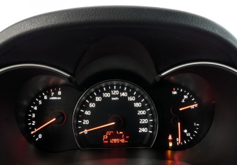 Подержанный автомобиль Kia Sorento 2018 года (16 фото)