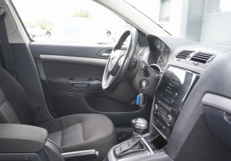 Подержанный автомобиль Skoda Octavia Liftback 2011 года (10 фото)