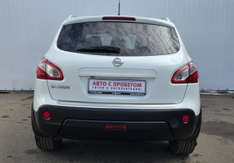 Подержанный автомобиль Nissan Qashqai 2010 года (6 фото)