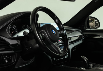 Подержанный автомобиль BMW X6 2019 года (11 фото)