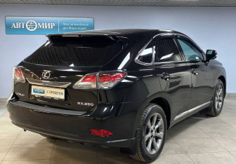 Подержанный автомобиль Lexus RX 2015 года (5 фото)