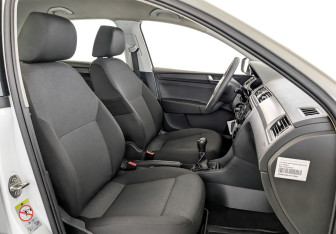 Подержанный автомобиль Skoda Rapid Liftback 2019 года (19 фото)