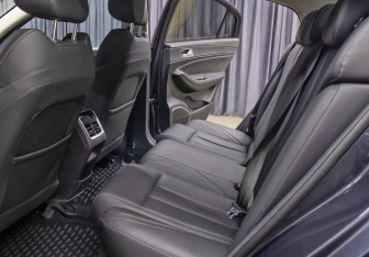 Подержанный автомобиль Omoda S5 2024 года (12 фото)