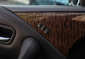 Подержанный автомобиль Nissan Patrol 2010 года (21 фото)