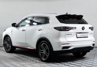 Подержанный автомобиль Changan UNI-S 2024 года (7 фото)