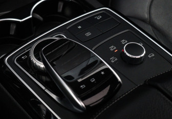 Подержанный автомобиль Mercedes-Benz GLE 2016 года (20 фото)