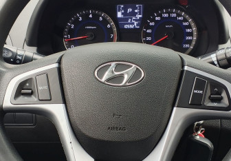 Подержанный автомобиль Hyundai Solaris Sedan 2016 года (12 фото)