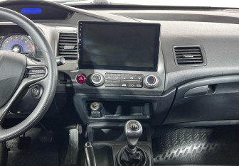 Подержанный автомобиль Honda Civic Sedan 2009 года (12 фото)