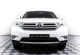 Подержанный автомобиль Toyota Highlander 2013 года (2 фото)