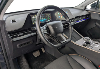 Подержанный автомобиль Omoda C5 2023 года (17 фото)