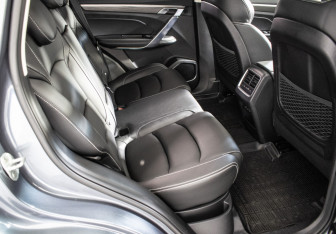 Подержанный автомобиль Geely Atlas Pro 2021 года (10 фото)