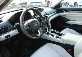 Подержанный автомобиль Honda Accord Sedan 2019 года (12 фото)