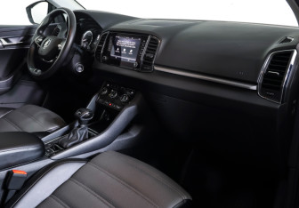 Подержанный автомобиль Skoda Karoq 2021 года (10 фото)