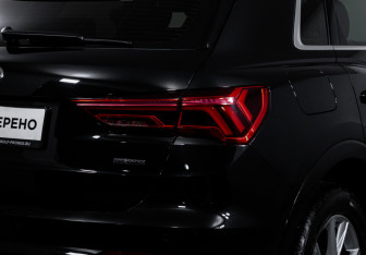 Подержанный автомобиль Audi Q3 2021 года (16 фото)