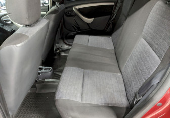 Подержанный автомобиль Renault Duster 2014 года (14 фото)