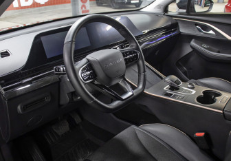 Подержанный автомобиль Omoda C5 2024 года (15 фото)